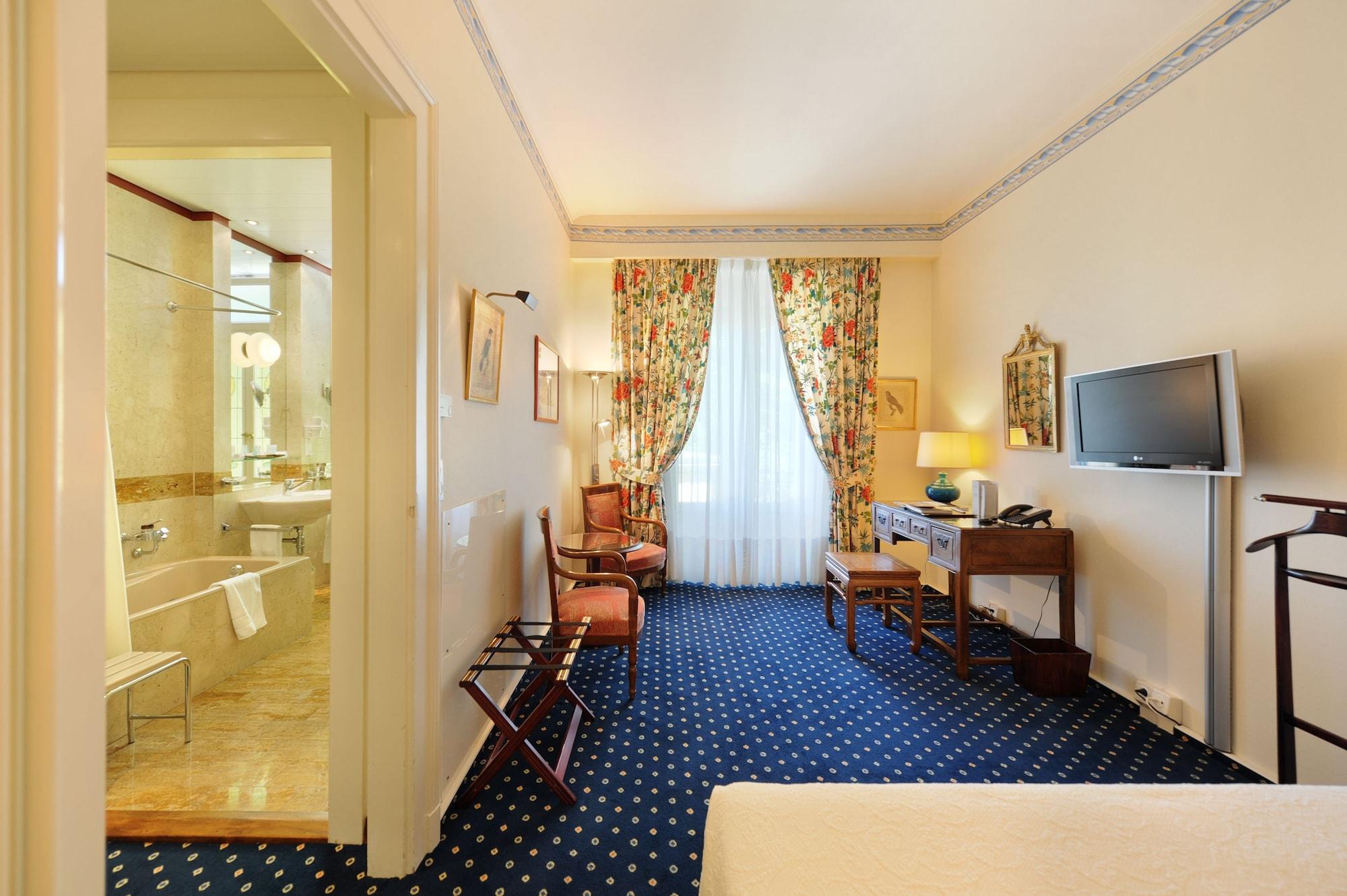 होटल Victoria 4*